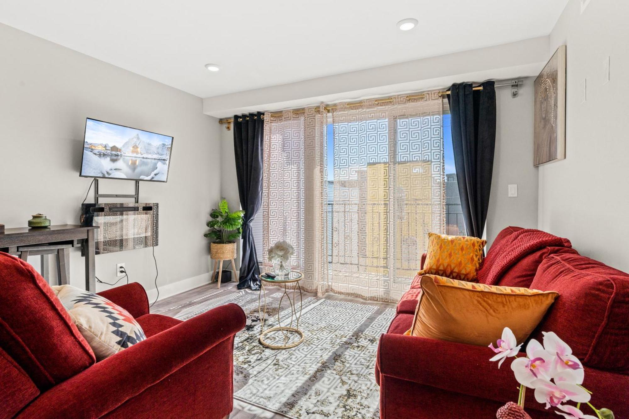 2br-2ba Luxy Dendrobium Oasis, Pet Friendly, Family Friendly, Free Parking & Balcony * Philadelphia