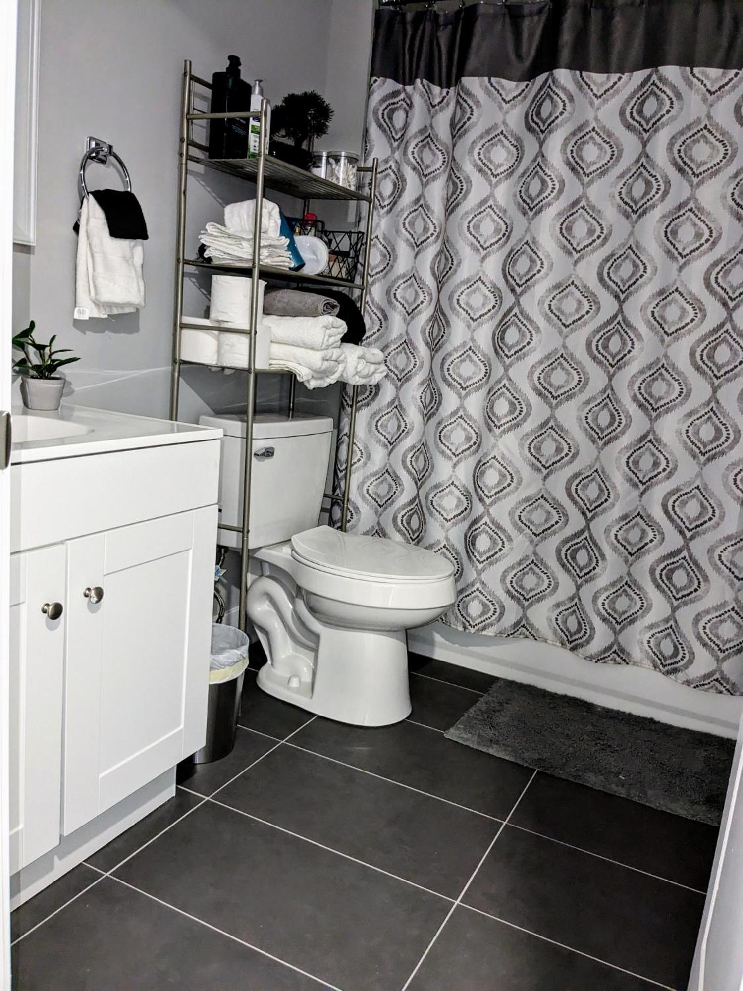 2br-2ba Luxy Dendrobium Oasis, Pet Friendly, Family Friendly, Free Parking & Balcony Apartment