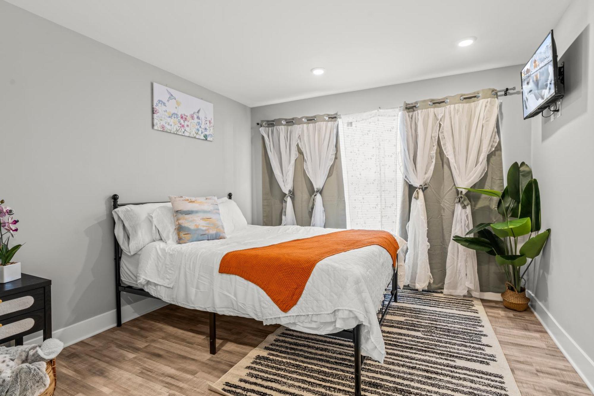2br-2ba Luxy Dendrobium Oasis, Pet Friendly, Family Friendly, Free Parking & Balcony * Philadelphia