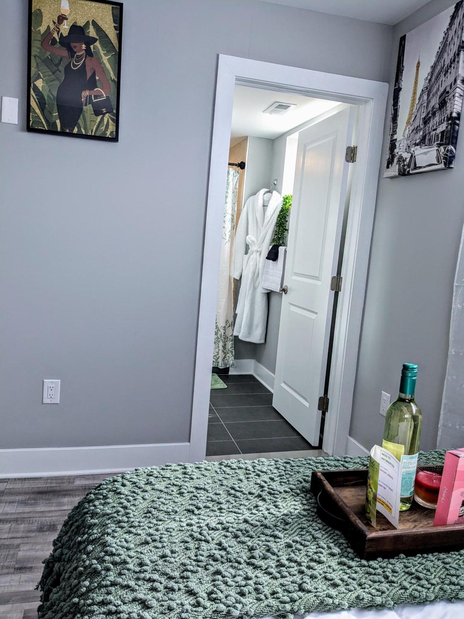 Apartment 2br-2ba Luxy Dendrobium Oasis, Pet Friendly, Family Friendly, Free Parking & Balcony *