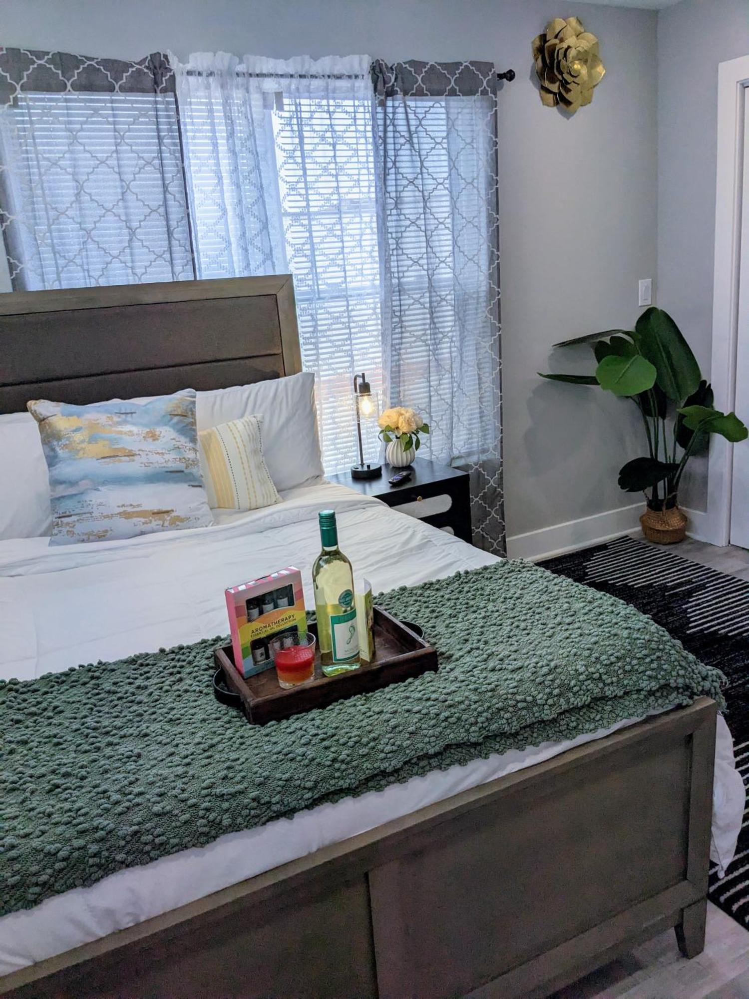 2br-2ba Luxy Dendrobium Oasis, Pet Friendly, Family Friendly, Free Parking & Balcony * Philadelphia