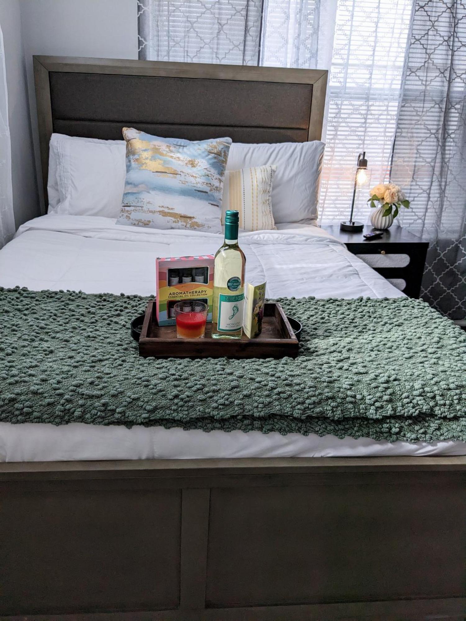2br-2ba Luxy Dendrobium Oasis, Pet Friendly, Family Friendly, Free Parking & Balcony * Philadelphia
