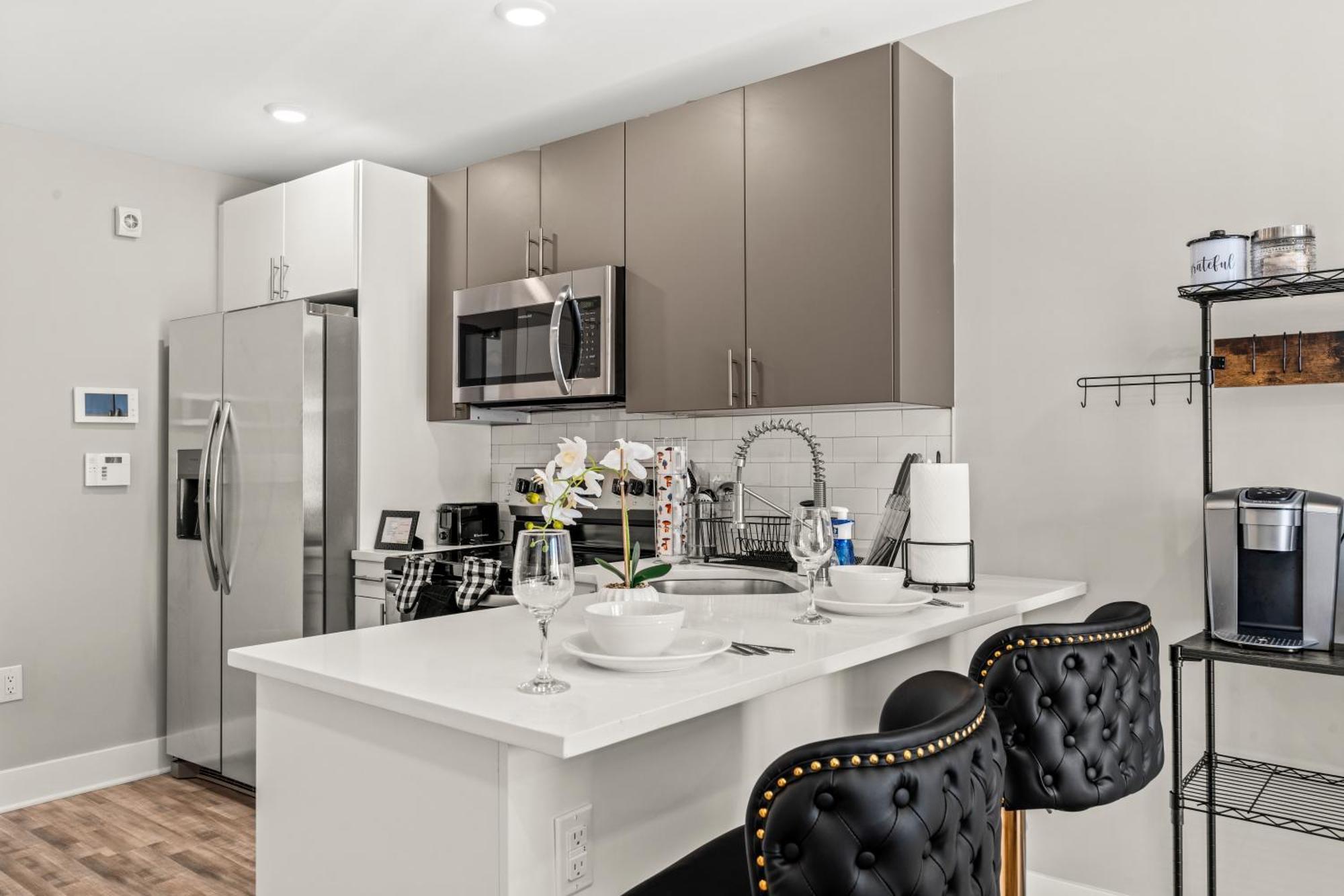 Apartment 2br-2ba Luxy Dendrobium Oasis, Pet Friendly, Family Friendly, Free Parking & Balcony