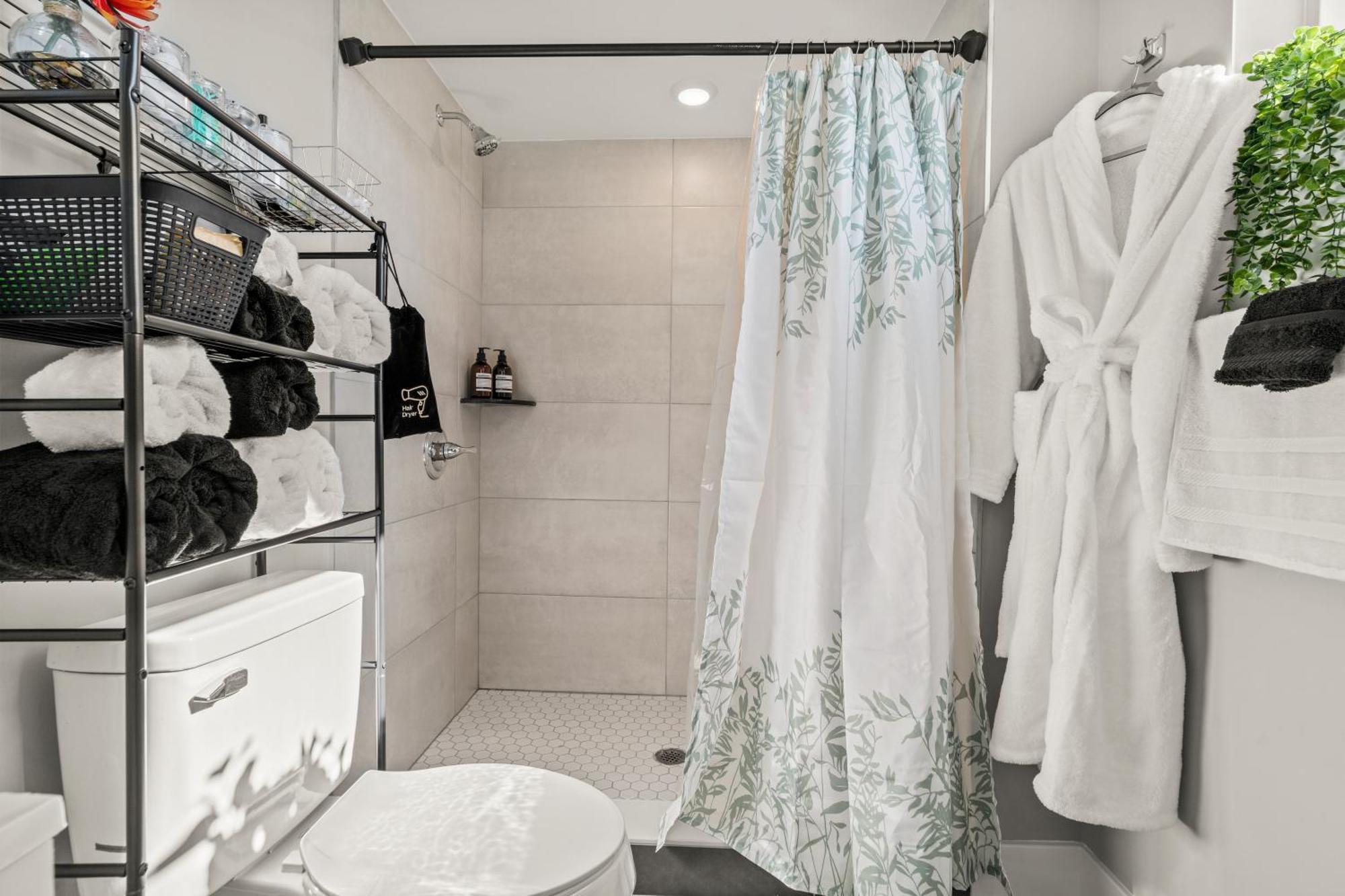 2br-2ba Luxy Dendrobium Oasis, Pet Friendly, Family Friendly, Free Parking & Balcony Philadelphia