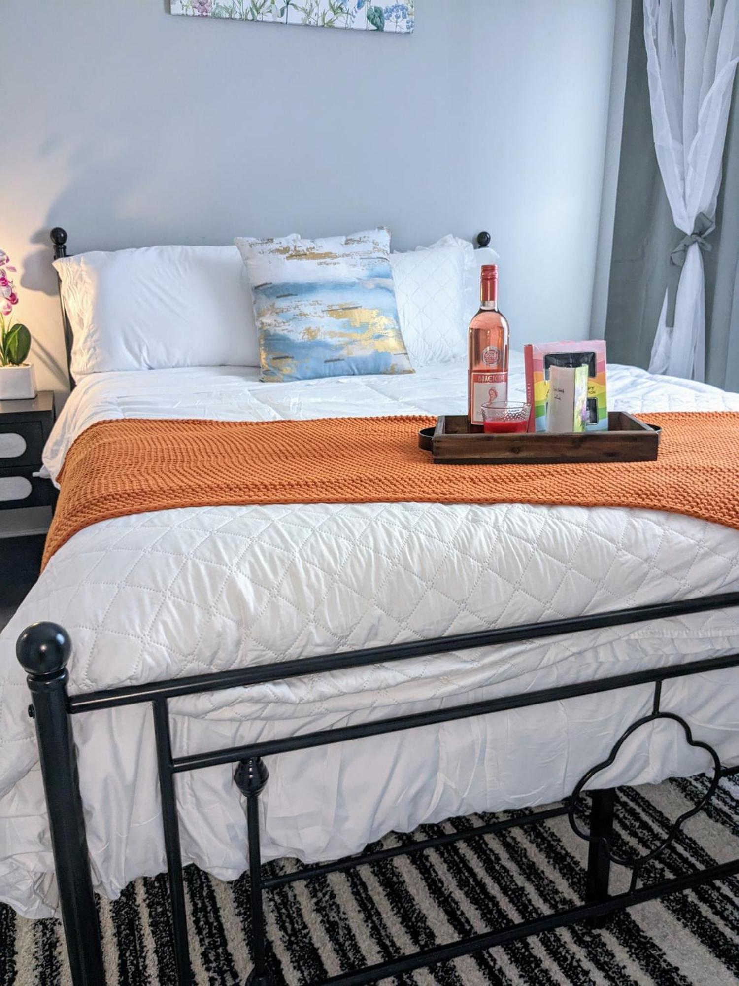 Apartment 2br-2ba Luxy Dendrobium Oasis, Pet Friendly, Family Friendly, Free Parking & Balcony *