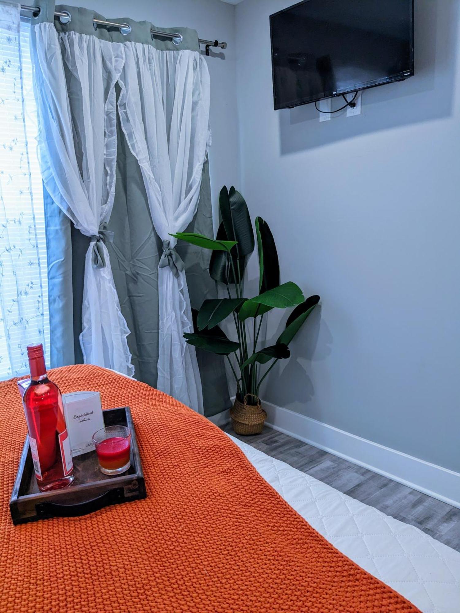 2br-2ba Luxy Dendrobium Oasis, Pet Friendly, Family Friendly, Free Parking & Balcony * Philadelphia