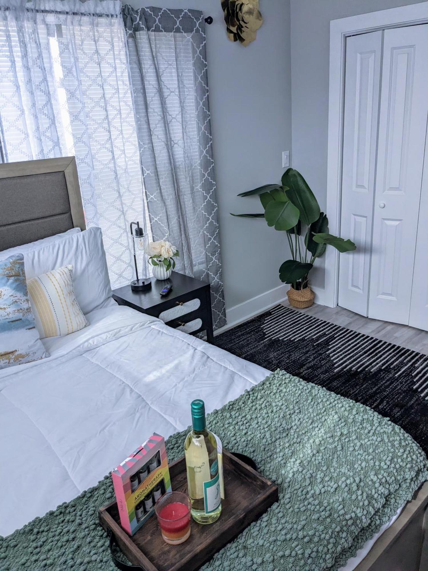 Apartment 2br-2ba Luxy Dendrobium Oasis, Pet Friendly, Family Friendly, Free Parking & Balcony
