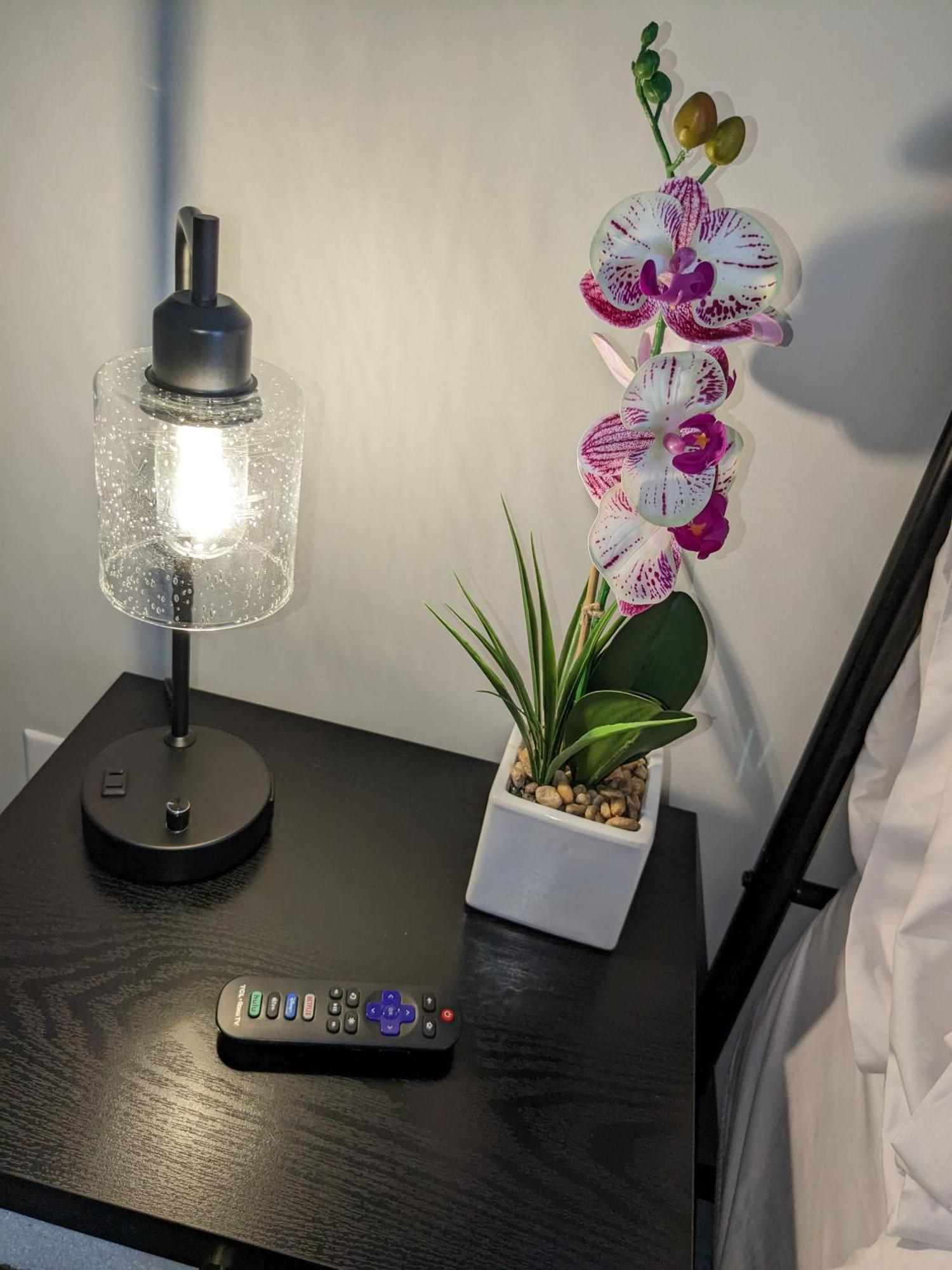 Apartment 2br-2ba Luxy Dendrobium Oasis, Pet Friendly, Family Friendly, Free Parking & Balcony *