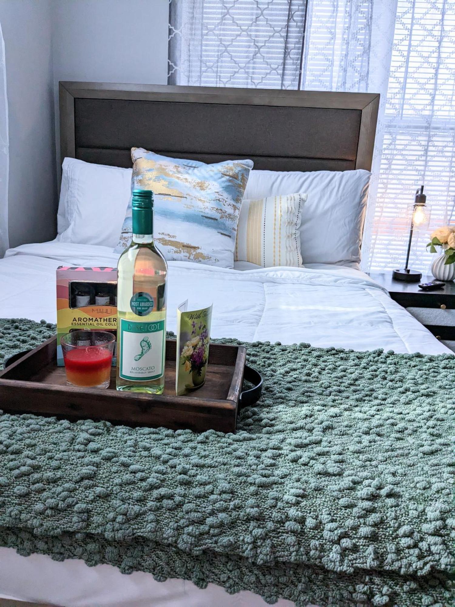 2br-2ba Luxy Dendrobium Oasis, Pet Friendly, Family Friendly, Free Parking & Balcony Philadelphia