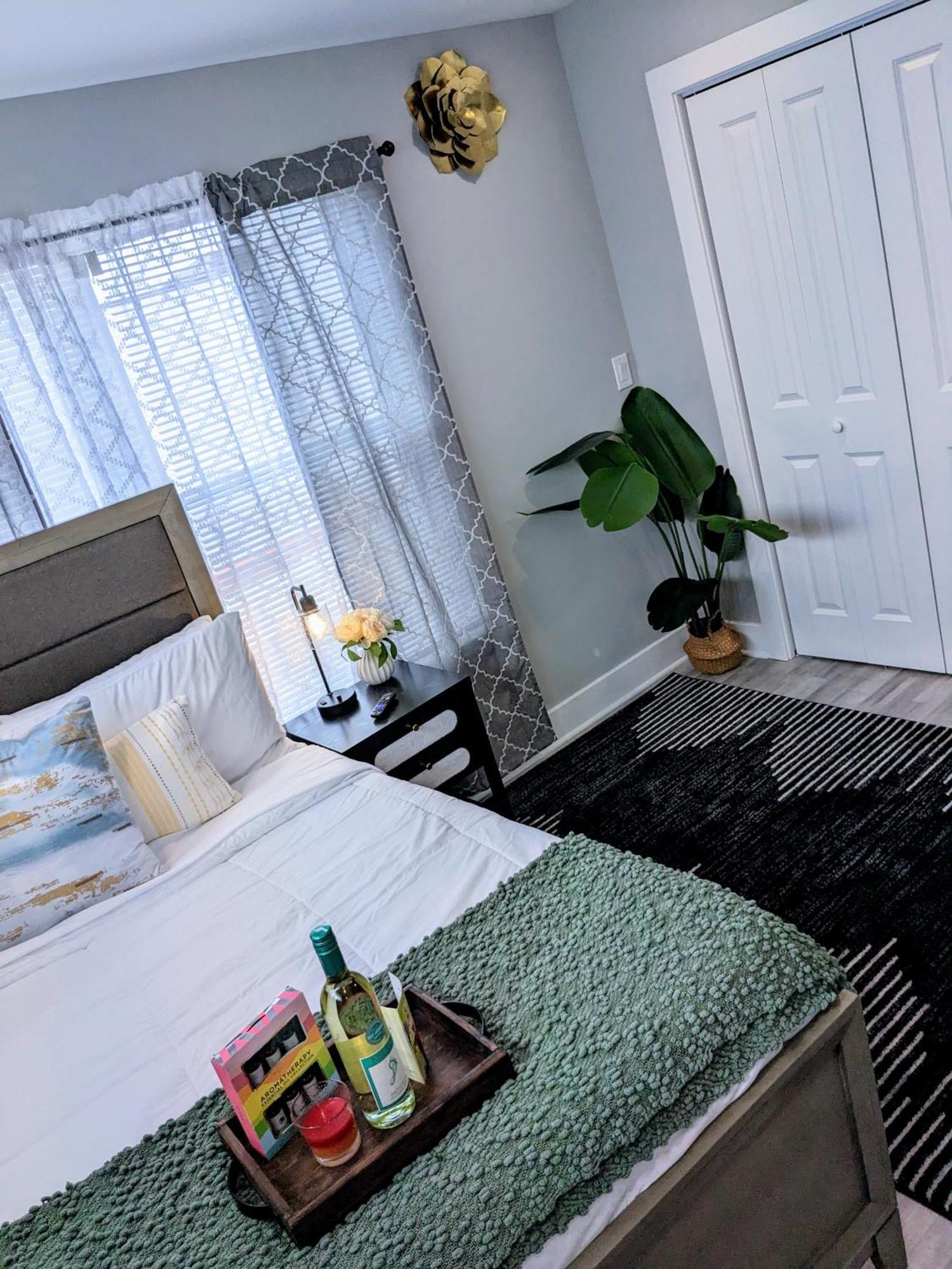 2br-2ba Luxy Dendrobium Oasis, Pet Friendly, Family Friendly, Free Parking & Balcony * Philadelphia