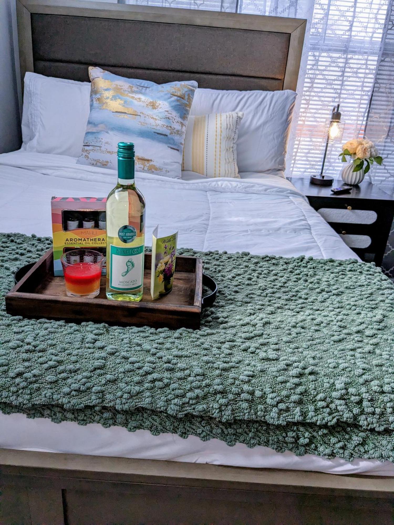 Apartment 2br-2ba Luxy Dendrobium Oasis, Pet Friendly, Family Friendly, Free Parking & Balcony