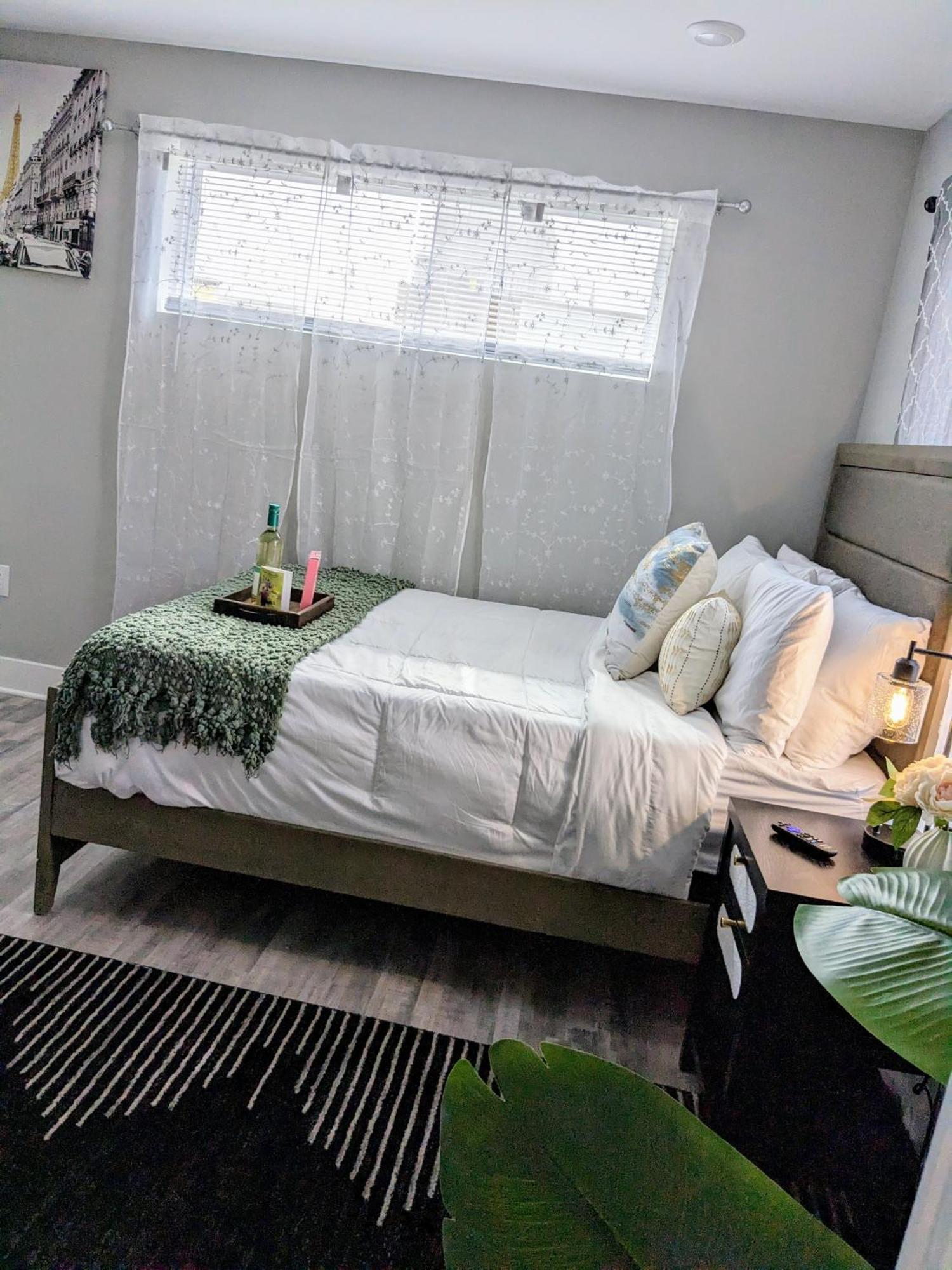 2br-2ba Luxy Dendrobium Oasis, Pet Friendly, Family Friendly, Free Parking & Balcony Apartment Philadelphia